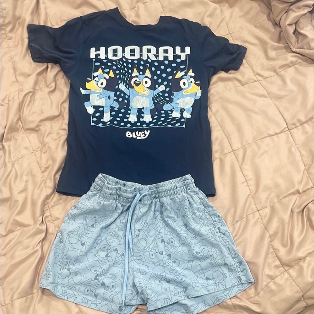 Bluey graphic lounge shorts and shirt set XS